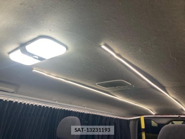 Toyota HIACE VAN 2013-08 8876403-14