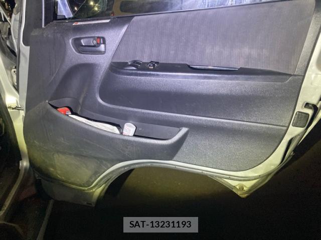 Toyota HIACE VAN 2013-08 8876403-15