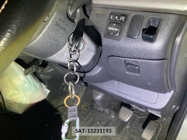 Toyota HIACE VAN 2013-08 8876403-16