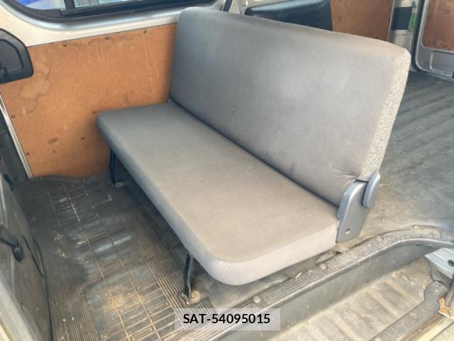 Toyota HIACE VAN 2011-10 8876427-11