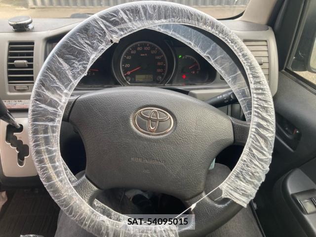 Toyota HIACE VAN 2011-10 8876427-19