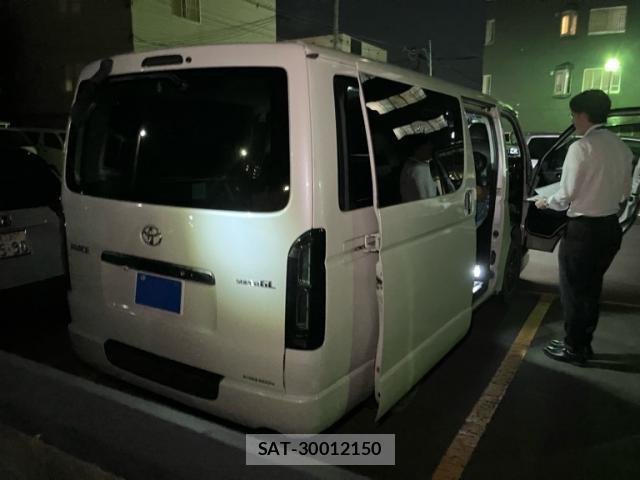 Toyota HIACE VAN 2017-03 8876428-13