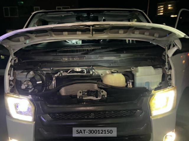 Toyota HIACE VAN 2017-03 8876428-17