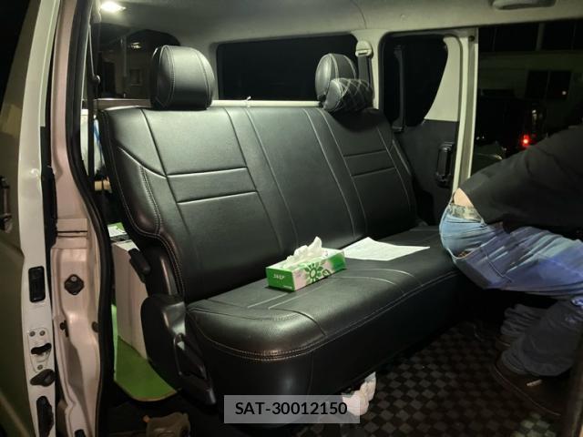 Toyota HIACE VAN 2017-03 8876428-3