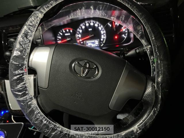 Toyota HIACE VAN 2017-03 8876428-6