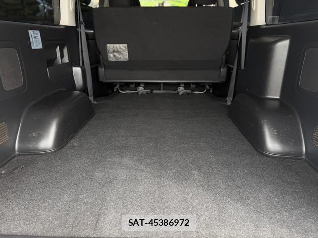 Toyota HIACE VAN 2016-04 8876668-11