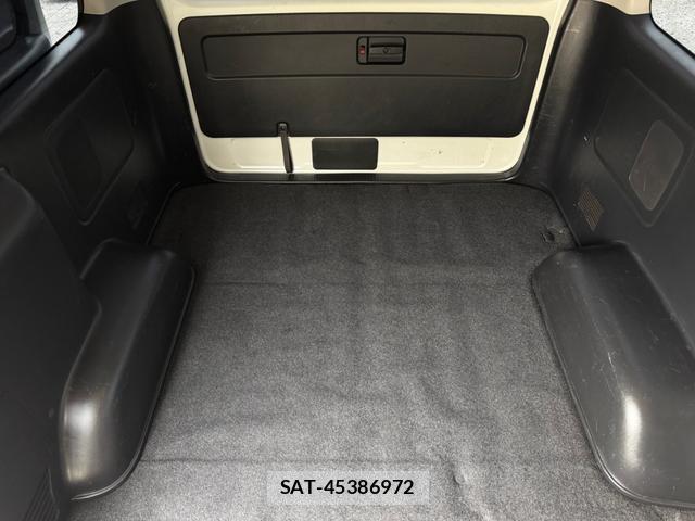 Toyota HIACE VAN 2016-04 8876668-12