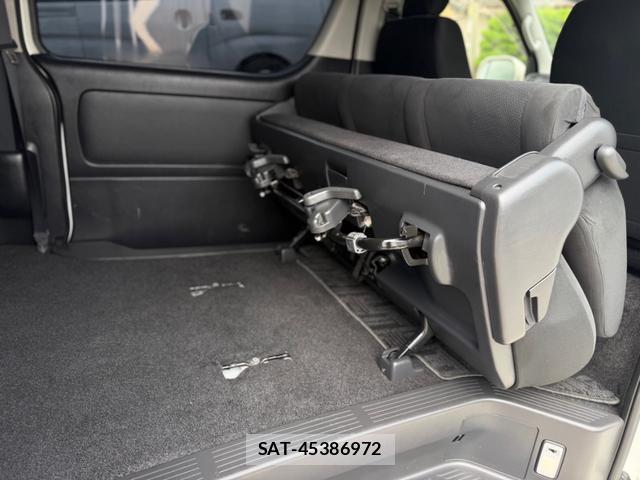 Toyota HIACE VAN 2016-04 8876668-13