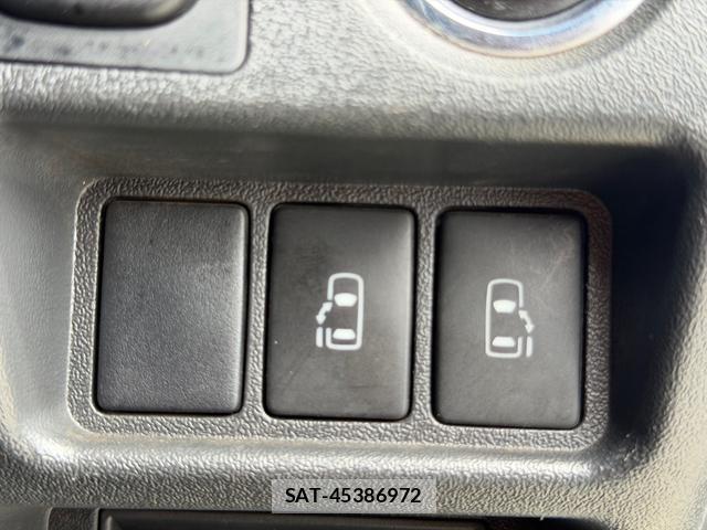 Toyota HIACE VAN 2016-04 8876668-15