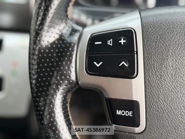 Toyota HIACE VAN 2016-04 8876668-17