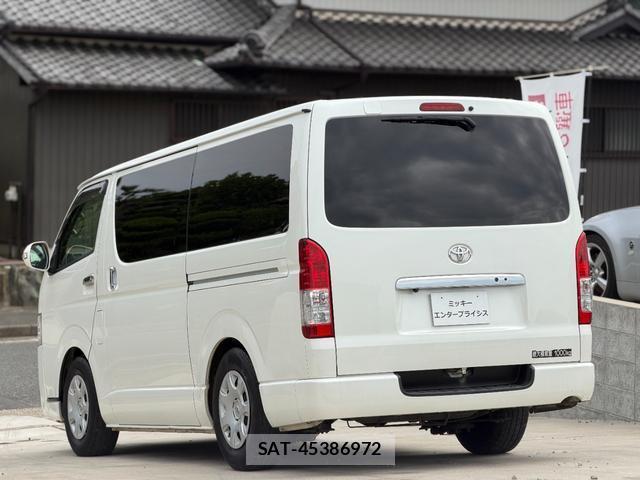 Toyota HIACE VAN 2016-04 8876668-2