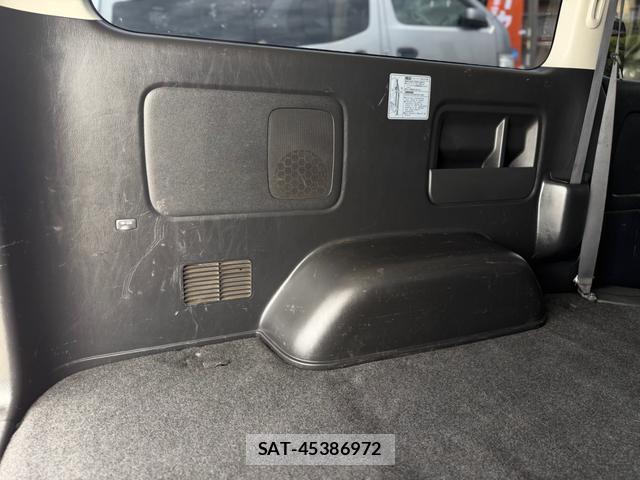 Toyota HIACE VAN 2016-04 8876668-9