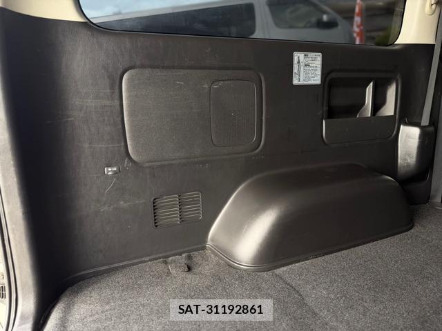 Toyota HIACE VAN 2015-08 8876669-8