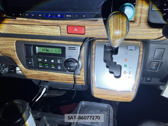 Toyota HIACE VAN 2023-06 8876741-17