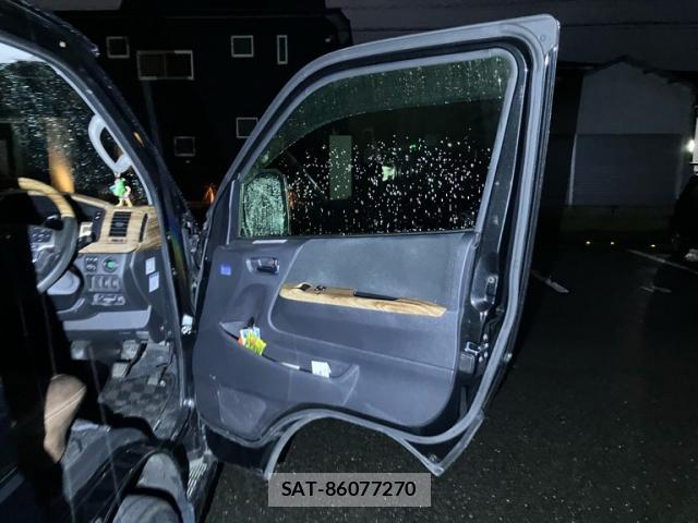 Toyota HIACE VAN 2023-06 8876741-8