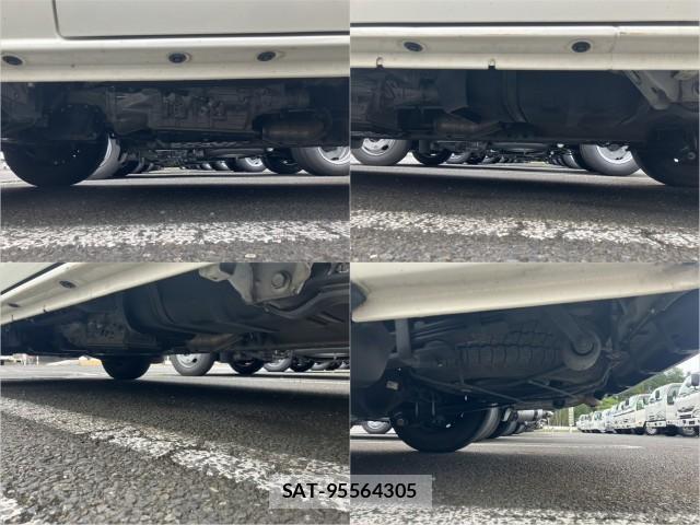 Toyota HIACE VAN 2015-11 8876883-14