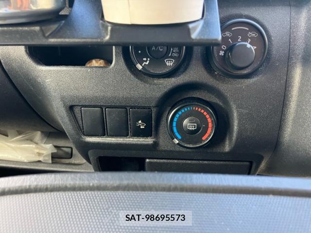 Toyota HIACE VAN 2018-02 8877041-15