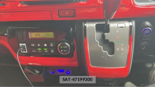 Toyota HIACE VAN 2020-05 8877149-14