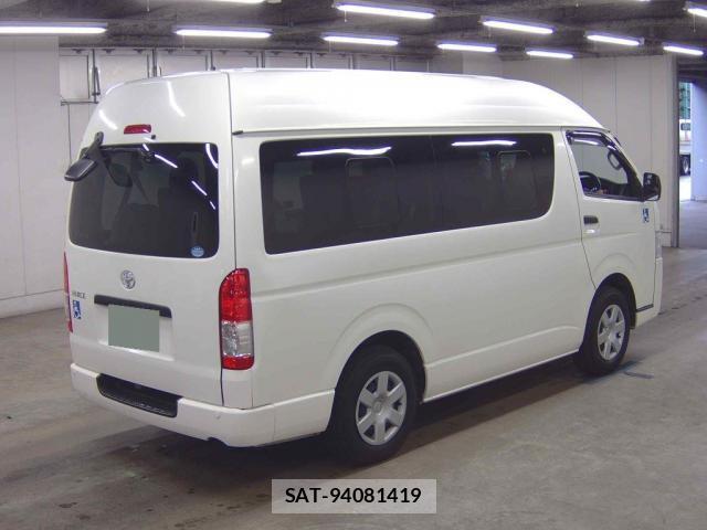 Toyota HIACE VAN 2020-04 8877354-5