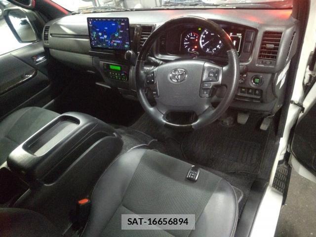 Toyota HIACE VAN 2022-01 8877369-2