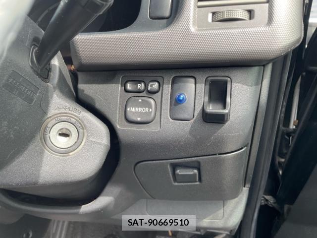 Toyota HIACE VAN 2008-10 8877592-10