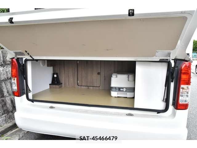 Toyota HIACE VAN 2023-04 8877827-16