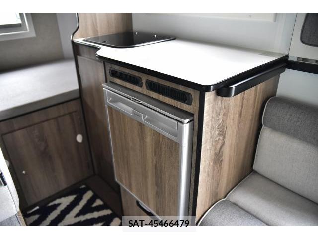 Toyota HIACE VAN 2023-04 8877827-17