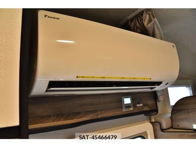 Toyota HIACE VAN 2023-04 8877827-2