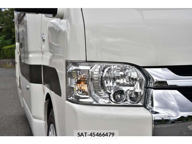 Toyota HIACE VAN 2023-04 8877827-6