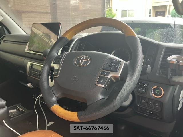 Toyota HIACE VAN 2025-04 8877880-10
