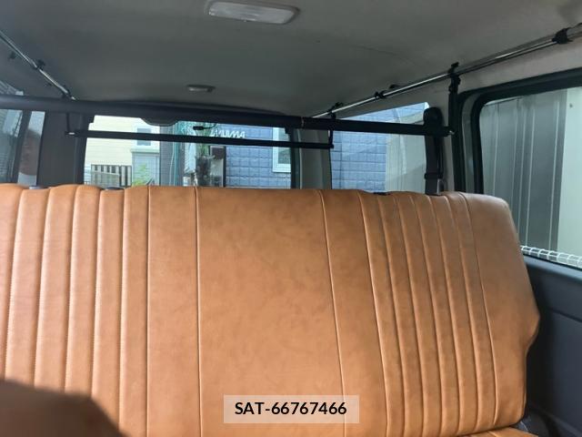 Toyota HIACE VAN 2025-04 8877880-15