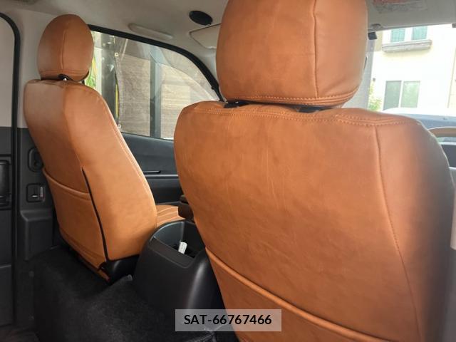 Toyota HIACE VAN 2025-04 8877880-16