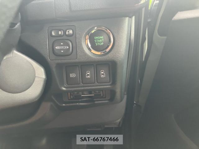 Toyota HIACE VAN 2025-04 8877880-19
