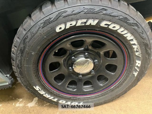 Toyota HIACE VAN 2025-04 8877880-6
