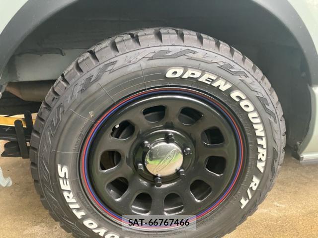 Toyota HIACE VAN 2025-04 8877880-7