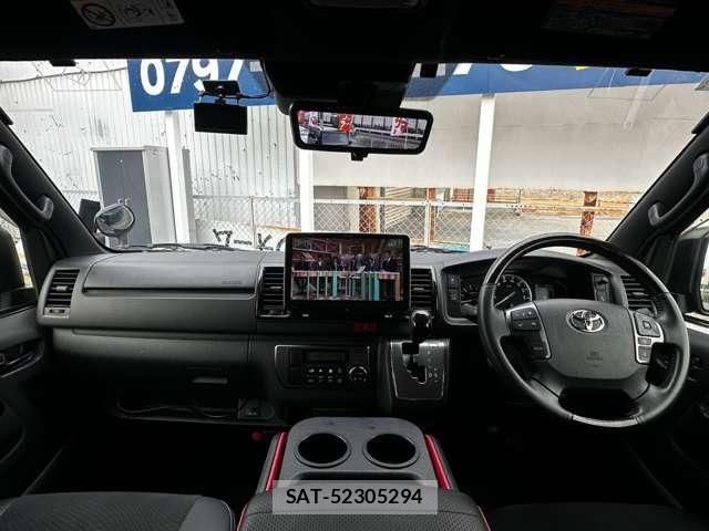 Toyota HIACE VAN 2022-06 8877941-1