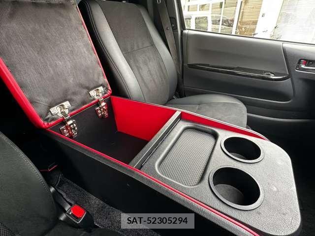 Toyota HIACE VAN 2022-06 8877941-12