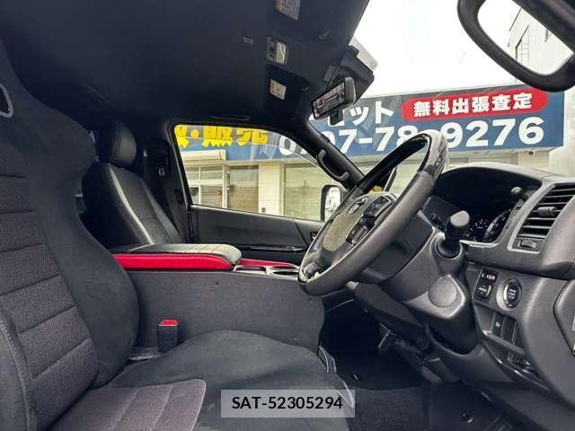 Toyota HIACE VAN 2022-06 8877941-14