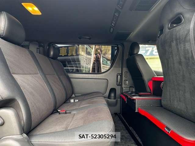 Toyota HIACE VAN 2022-06 8877941-16