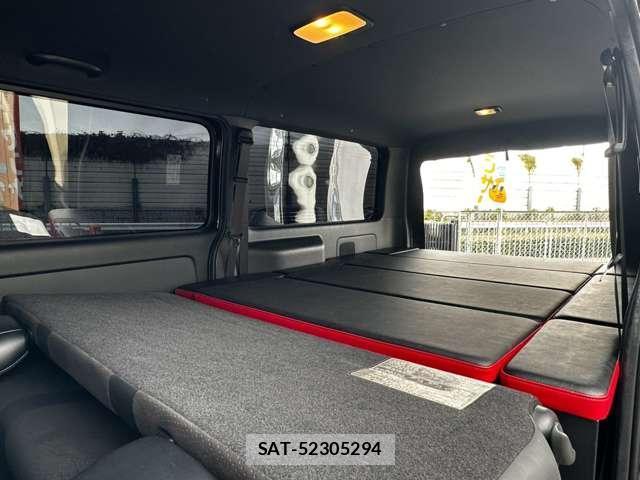 Toyota HIACE VAN 2022-06 8877941-8
