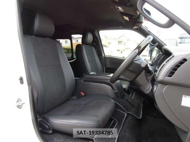 Toyota HIACE VAN 2025-09 8878006-11
