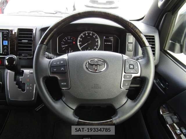 Toyota HIACE VAN 2025-09 8878006-2