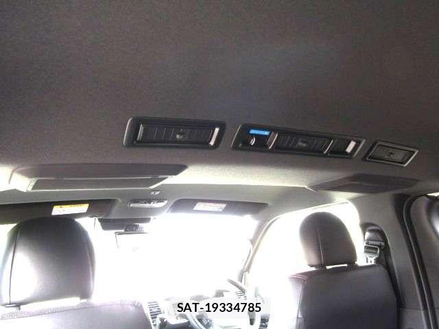 Toyota HIACE VAN 2025-09 8878006-8