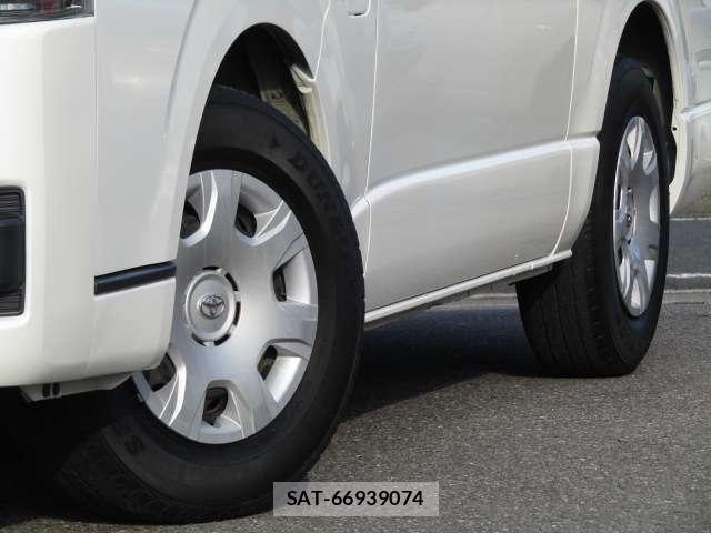 Toyota HIACE VAN 2022-10 8878008-11