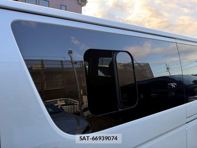 Toyota HIACE VAN 2022-10 8878008-15