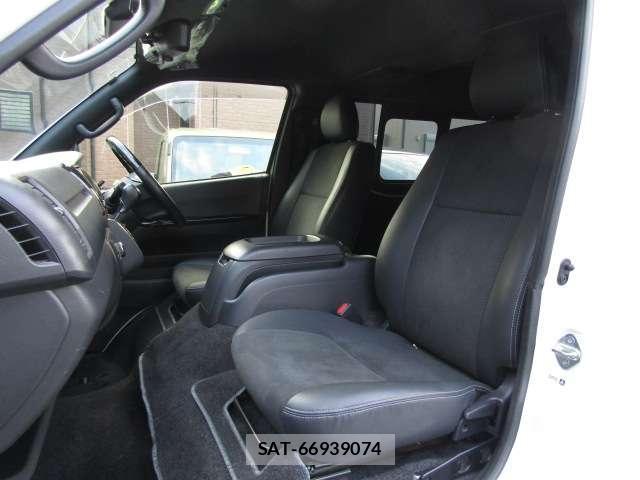 Toyota HIACE VAN 2022-10 8878008-2