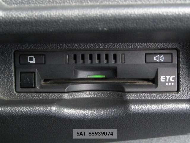 Toyota HIACE VAN 2022-10 8878008-5