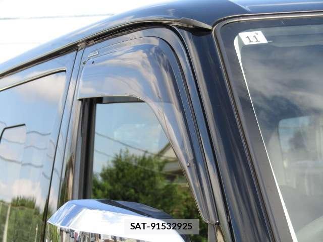 Toyota HIACE VAN 2023-10 8878009-14