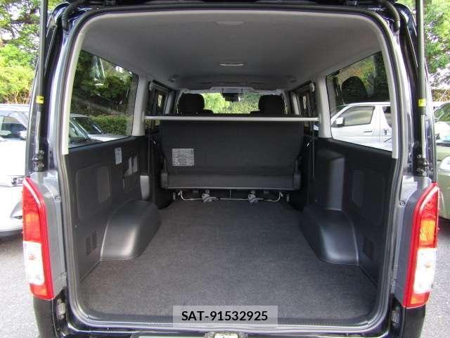 Toyota HIACE VAN 2023-10 8878009-2