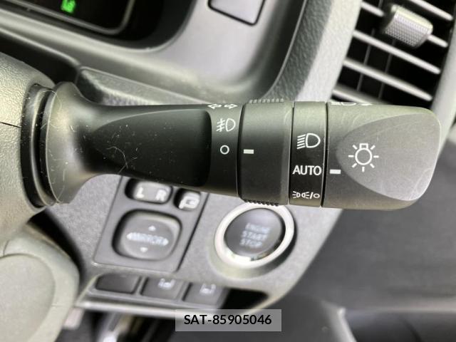 Toyota HIACE VAN 2025-10 8878288-16